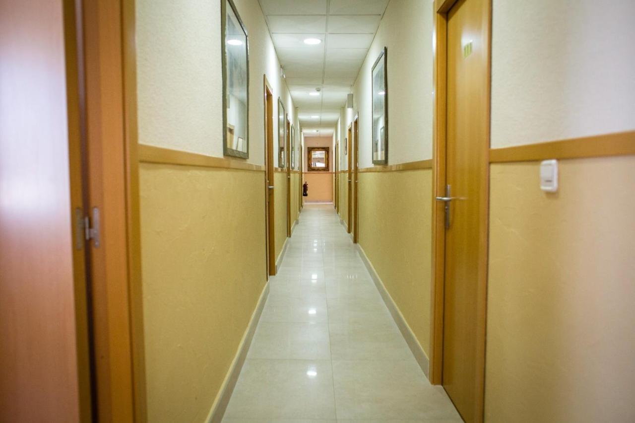 Hostal Restaurante El Paso บายเลน ภายนอก รูปภาพ