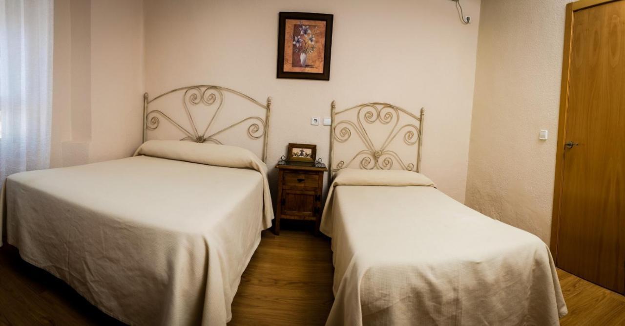 Hostal Restaurante El Paso บายเลน ภายนอก รูปภาพ