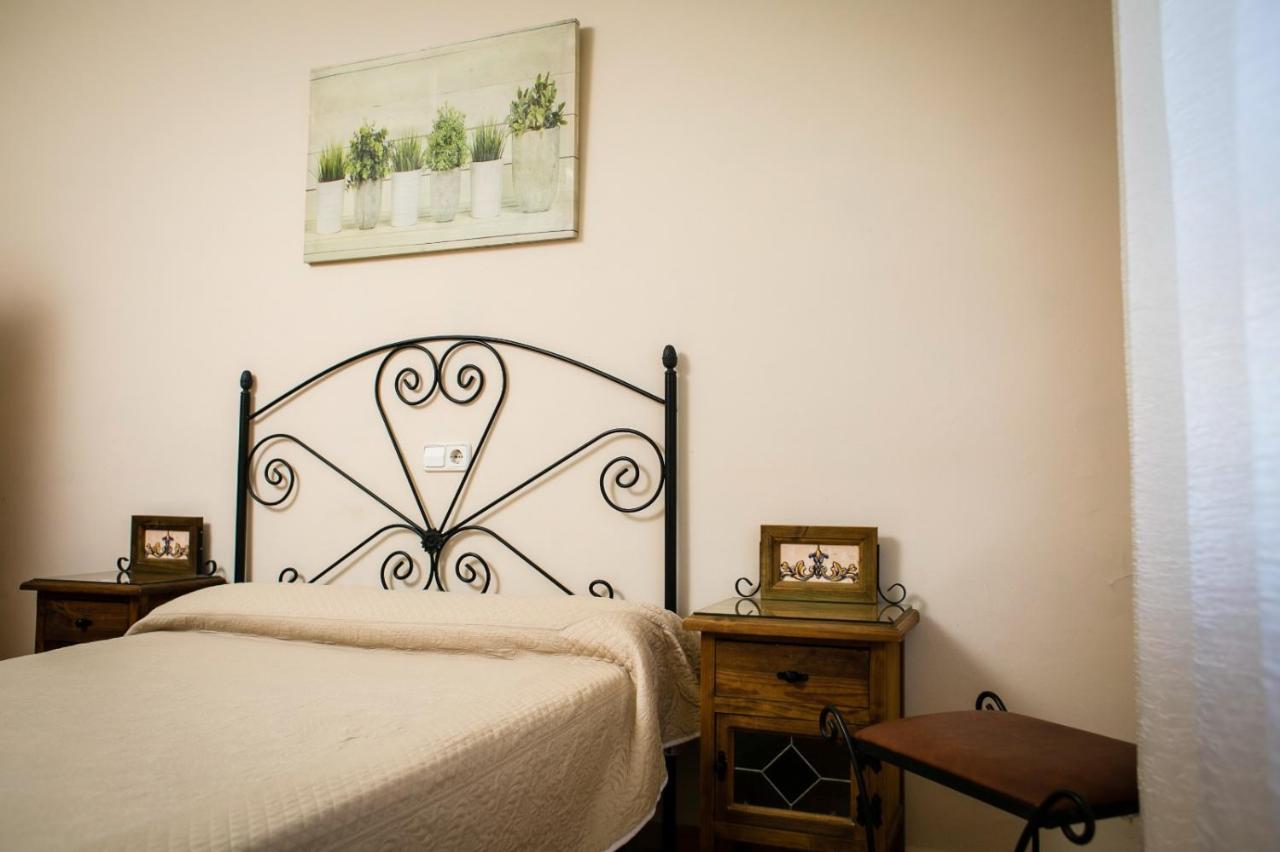 Hostal Restaurante El Paso บายเลน ภายนอก รูปภาพ