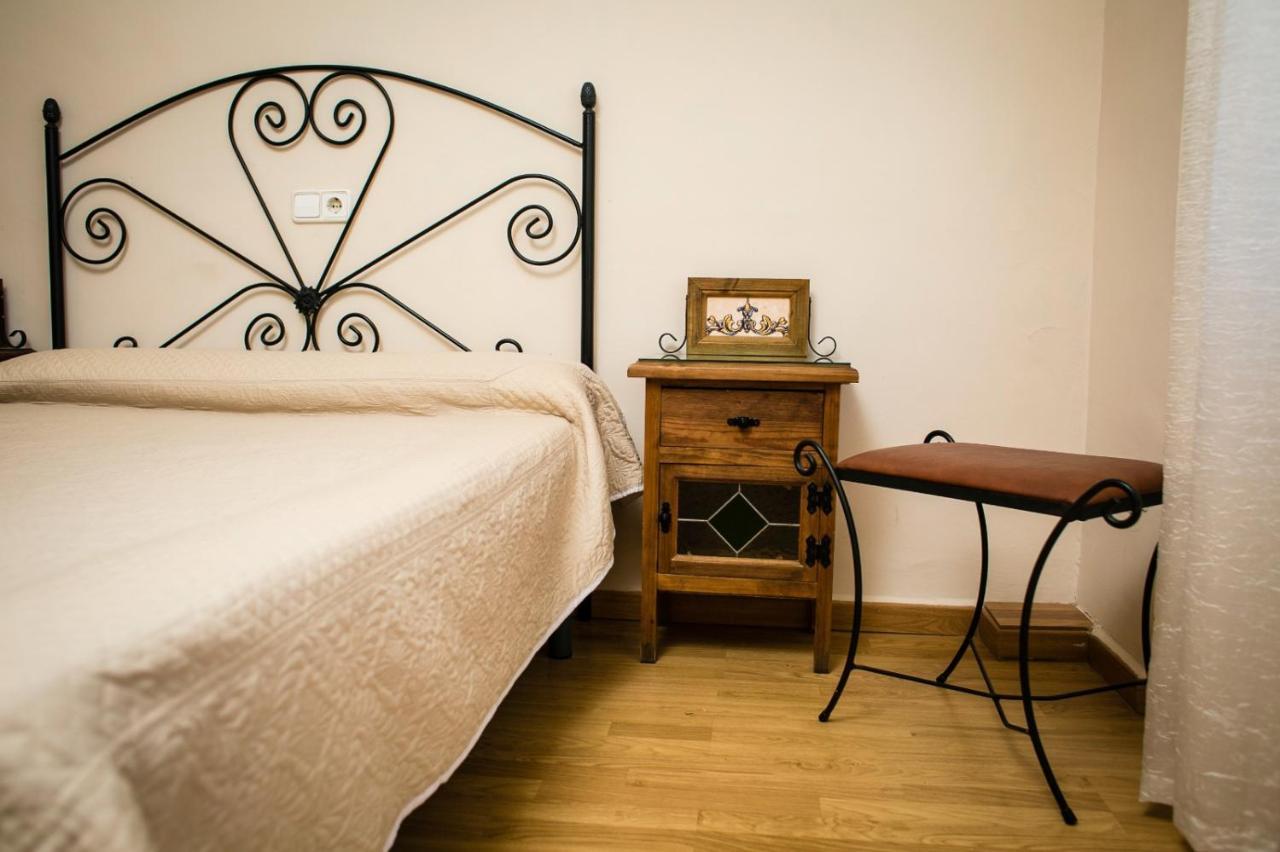Hostal Restaurante El Paso บายเลน ภายนอก รูปภาพ