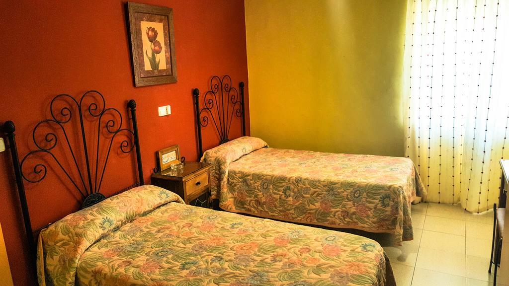 Hostal Restaurante El Paso บายเลน ภายนอก รูปภาพ