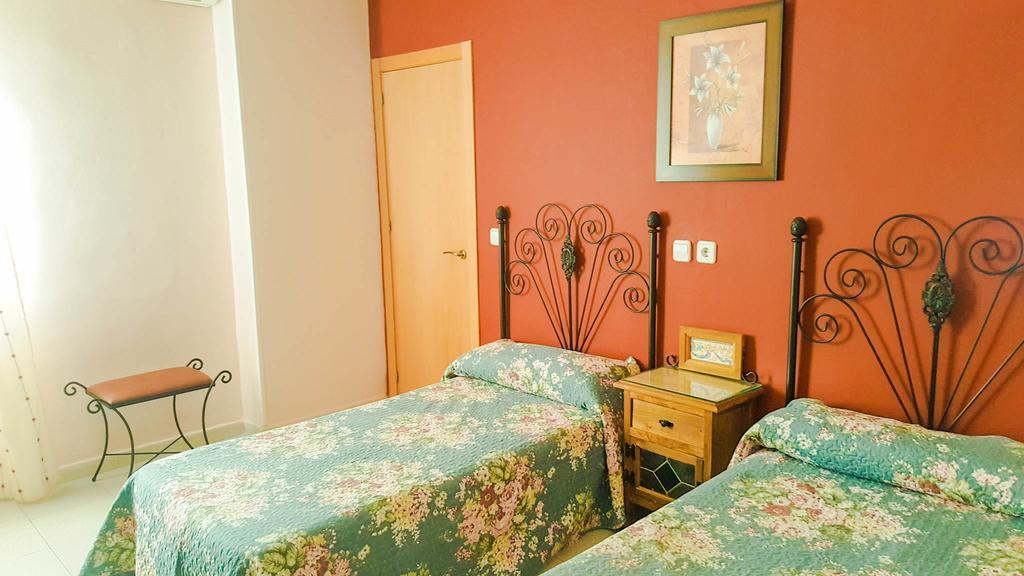 Hostal Restaurante El Paso บายเลน ภายนอก รูปภาพ